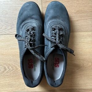 SAS Woman’s Leather Lace-Up Style Comfort Shoes